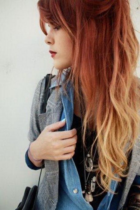 Blonde haare mit roten strähnen