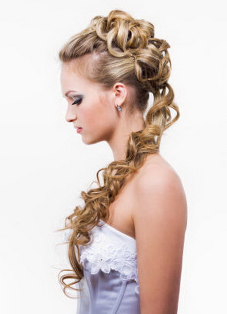 Hochsteckfrisuren hochzeit lange haare