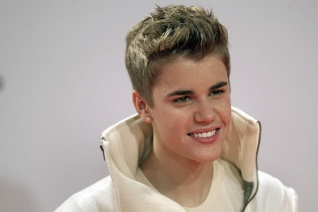 Justin bieber mit blonden haaren