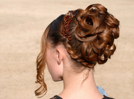 Konfirmationsfrisuren für lange haare