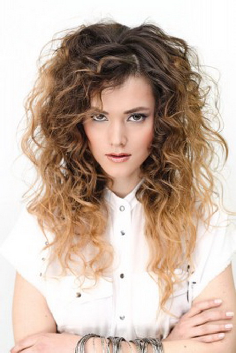 Frisuren 2012 Damen Lang Lockig