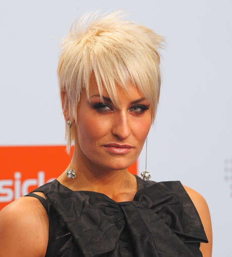 trendige frisuren in blond