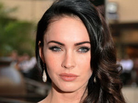 Megan Fox hat braune Haare und blaue Augen – Somit ist sie also ein ...  width=