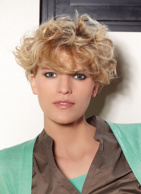 bob stylen Locken kurzhaarfrisuren sportliche dauerwelle kurz frisur karolynna middot grossansicht folgende ohren kurzer