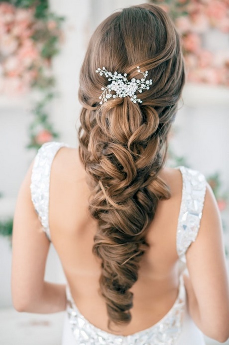 Haarfrisuren hochzeit