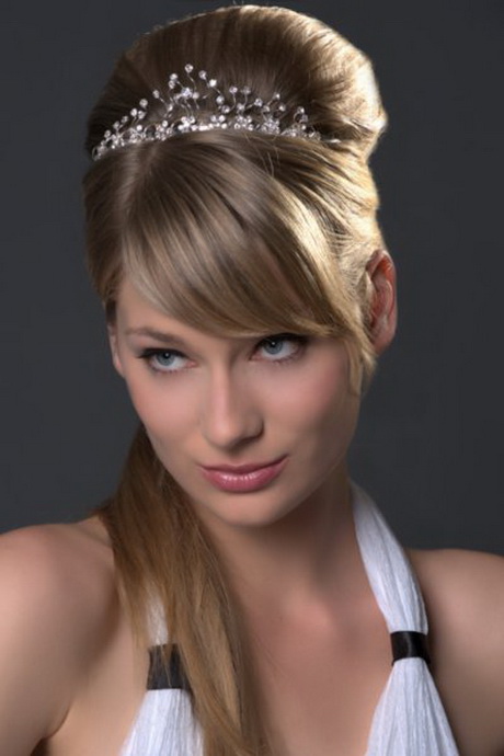 Brautfrisuren mit diadem