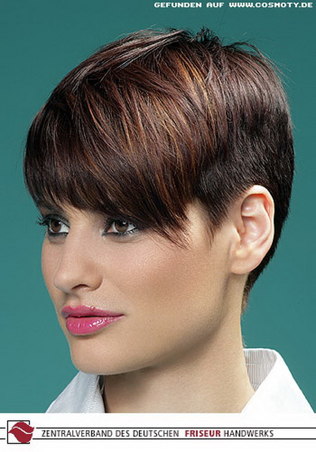 Frauen mit kurzen haaren