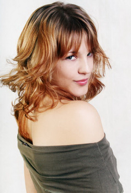 Frisuren naturlocken halblang