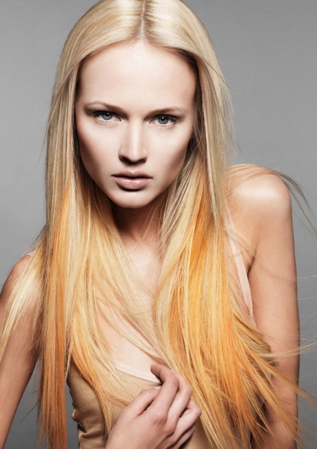 Haare blond rot