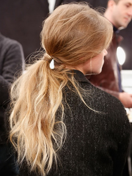 Haare frisieren lang