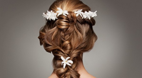 Hochsteckfrisuren mit blume