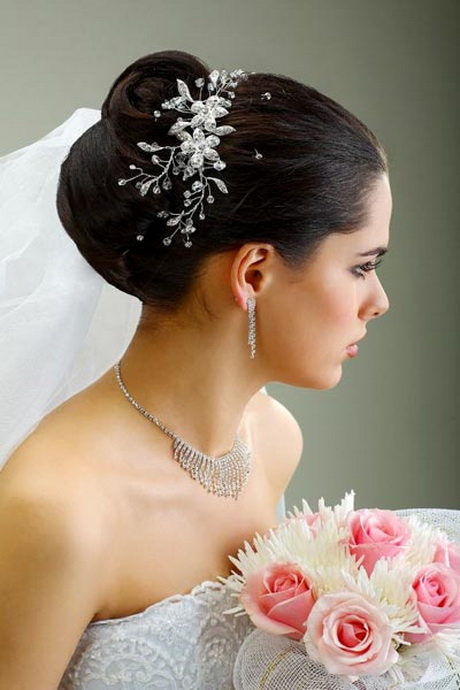 Hochzeitsfrisuren mit diadem