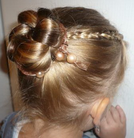 Mädchen hochsteckfrisuren