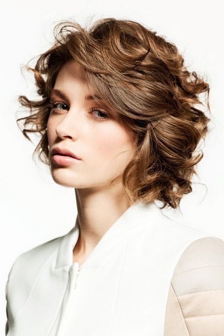 Kurze locken frisuren 2021