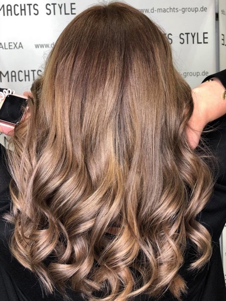 Welche haarfarbe ist trend 2021