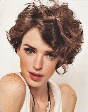 Frisuren locken kurze haare