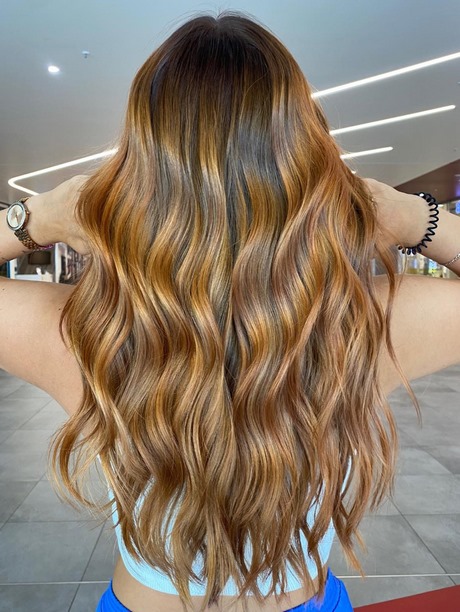 Frisurentrends 2023 frauen lange haare