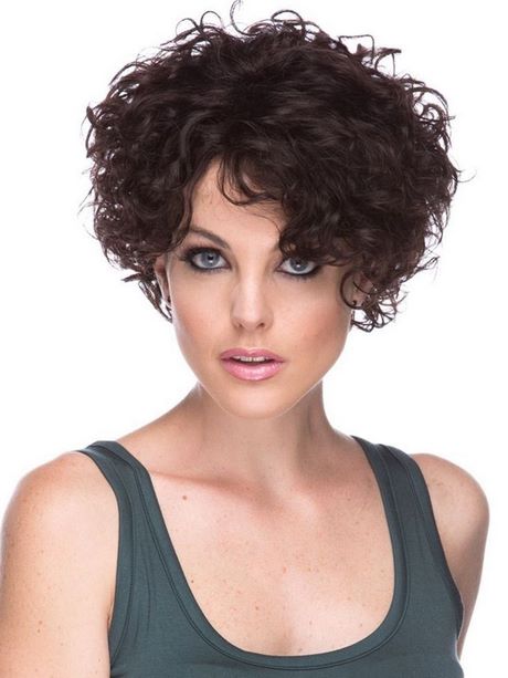 Frisurentrends 2023 locken