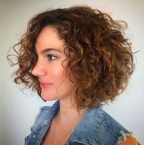 Frisuren kurz locken damen