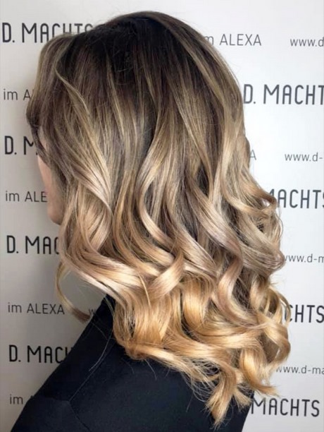 Frisuren halblang blond 2021