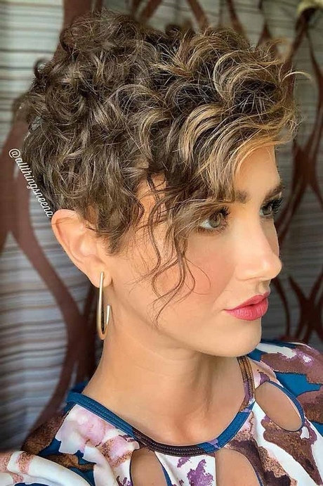 Kurzhaarfrisuren locken 2021 damen