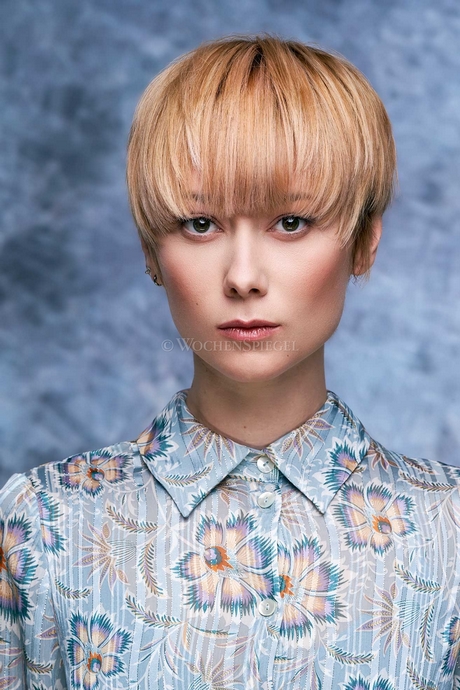 Stufen frisuren 2020