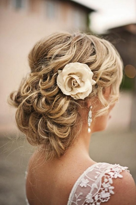 Frisuren für an eine hochzeit