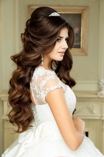 Hochzeitsfrisur offen locken