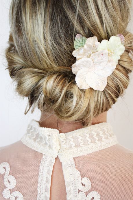 Blumen haarspange hochzeit