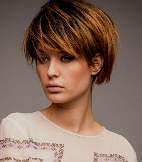 Bob frisuren mit pony mittellang
