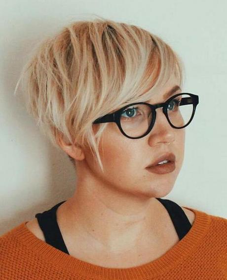 Kurzhaarfrisuren 2022 frauen rundes gesicht