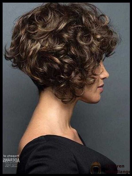 Kurzhaarfrisuren locken 2022 frauen