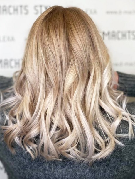 Mittellange haare blond 2022