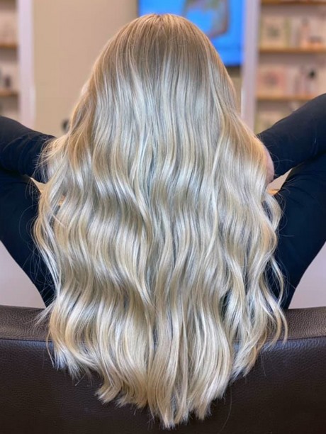 Mittellange haare blond 2022