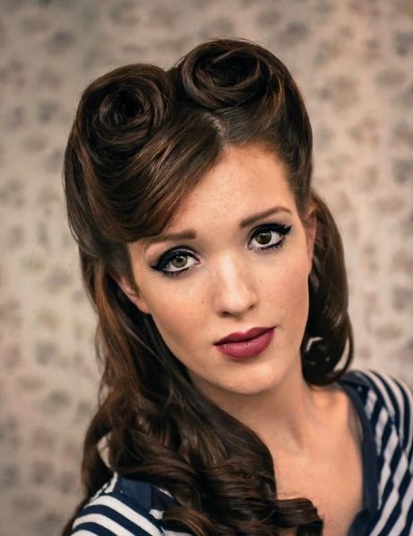 Einfache pin up frisuren