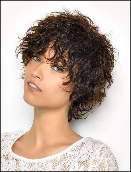 Frisuren naturlocken rundes gesicht - Schönheit und Pflege