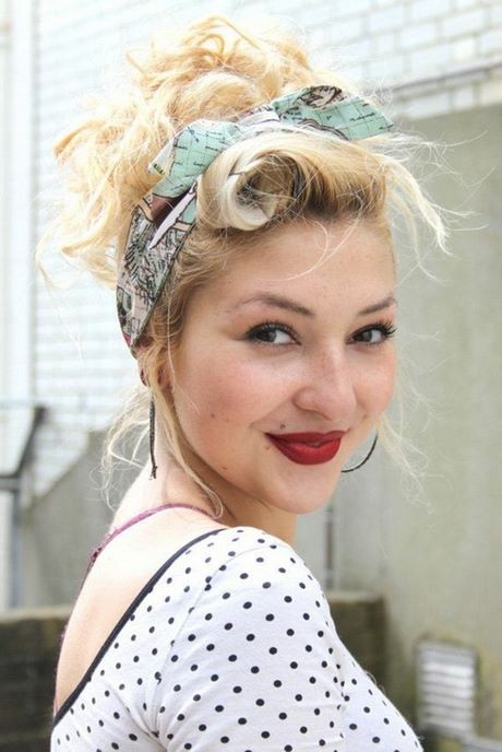 Rockabilly frisur mit bandana