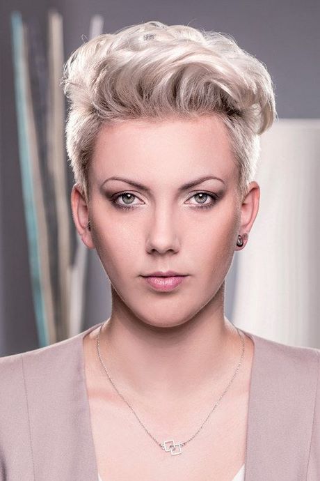 Kurze haare zurück stylen