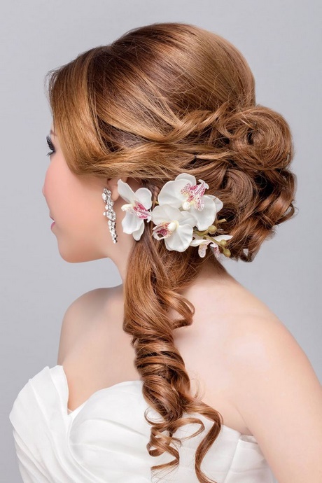 Frisur hochzeit offen locken