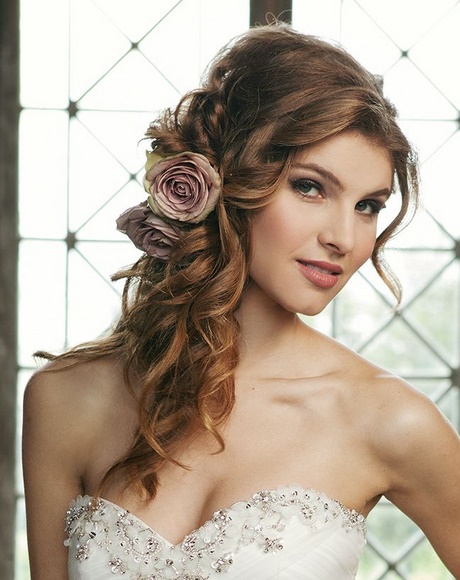 Frisur hochzeit seitlich
