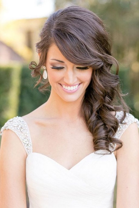 Frisur hochzeit seitlich