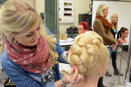 Hochsteckfrisuren für prüfung