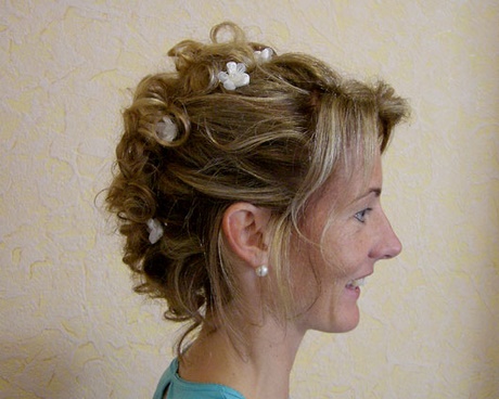 Hochsteckfrisuren verspielt