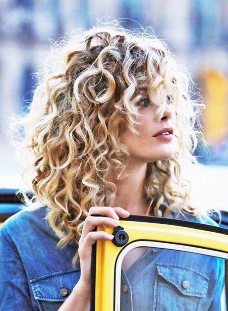 Blonde locken frisuren