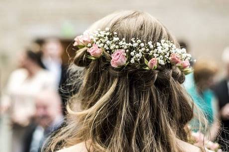 Blumen haare braut