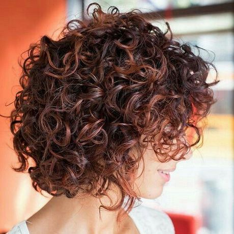 Frisuren für krause locken