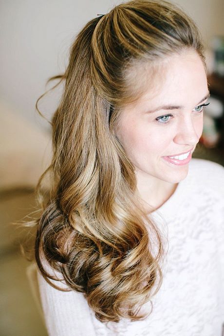 Halboffene frisuren mit locken
