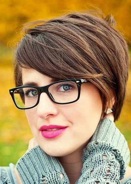 Kurzhaarfrisuren damen rundes gesicht brille