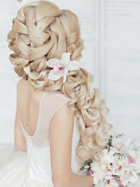 Schöne frisuren zur hochzeit