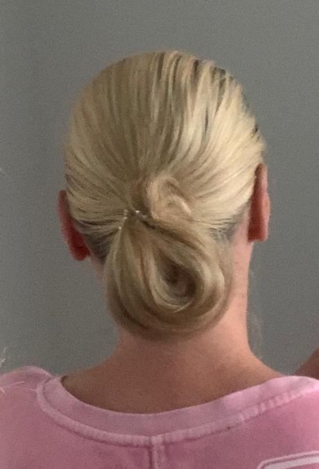 Tiefer chignon